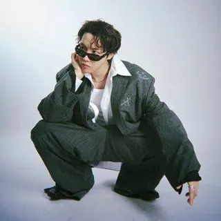 Makna Lagu Mona Lisa J-Hope, Kisah Cinta yang Mengagumkan Keindahan dari Dalam